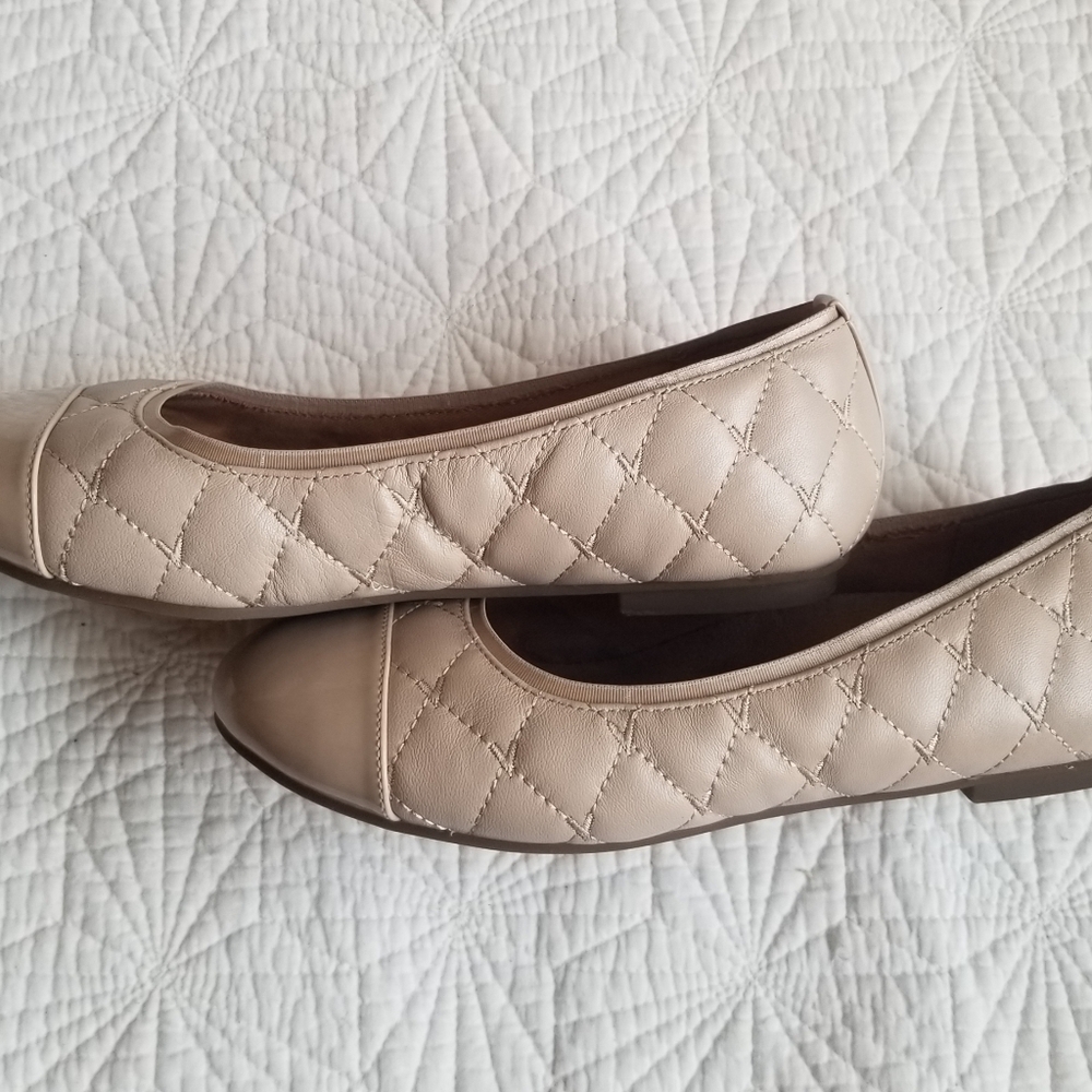 Vionic Desiree Quilted Cap Toe Flats Nude Women’s Size 7